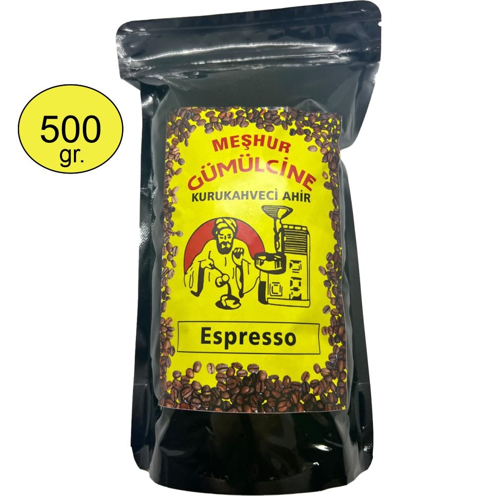 Siyah ambalajda, üzerinde 'Meşhur Gümülcine Kurukahveci Ahır Espresso' yazan sarı etiketli, 500 gramlık espresso kahve paketi. Etikette geleneksel kahveci figürü ve kahve çekirdekleri bulunmaktadır.